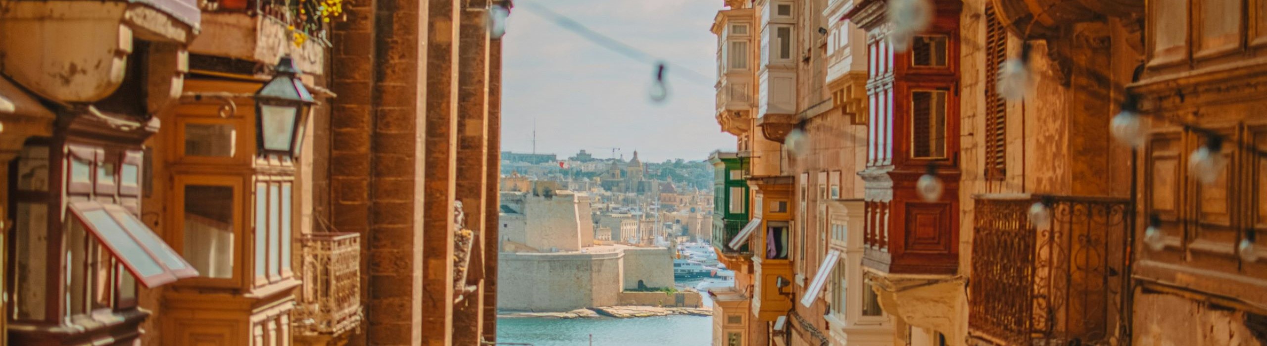 Malta - Valletta peak trough banner